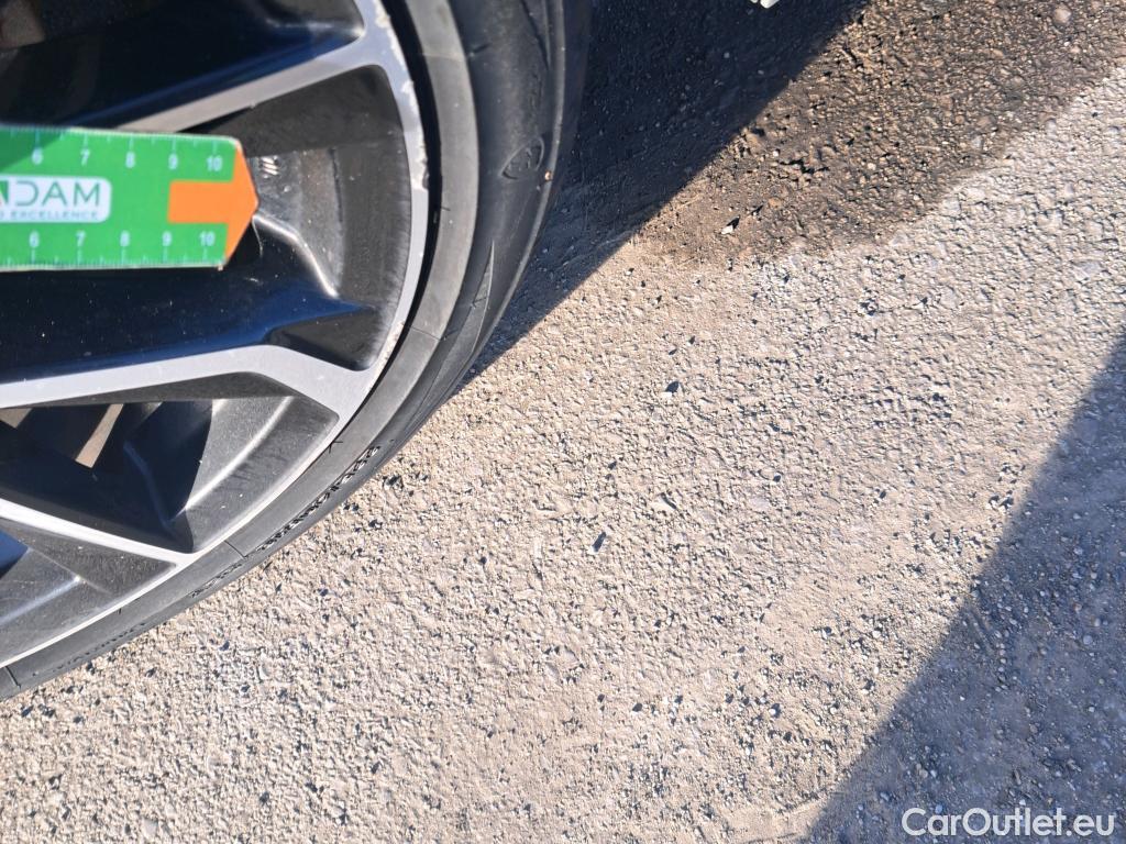  Toyota  Corolla TOYOTA  / 2019 / 5P / familiar 2.0 180H FEEL! E-CVT TOURING SPORT #12