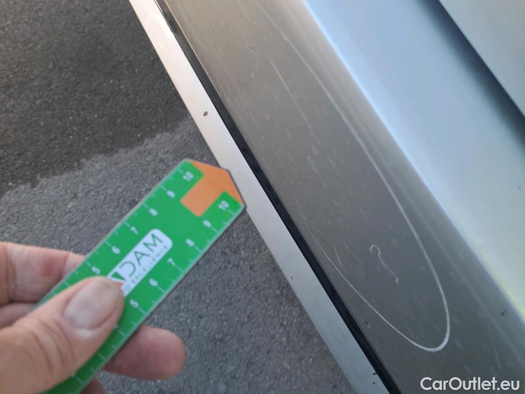  Toyota  Corolla TOYOTA  / 2019 / 5P / familiar 2.0 180H FEEL! E-CVT TOURING SPORT #39