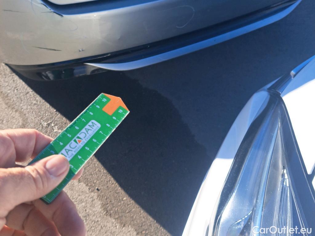  Toyota  Corolla TOYOTA  / 2019 / 5P / familiar 2.0 180H FEEL! E-CVT TOURING SPORT #42