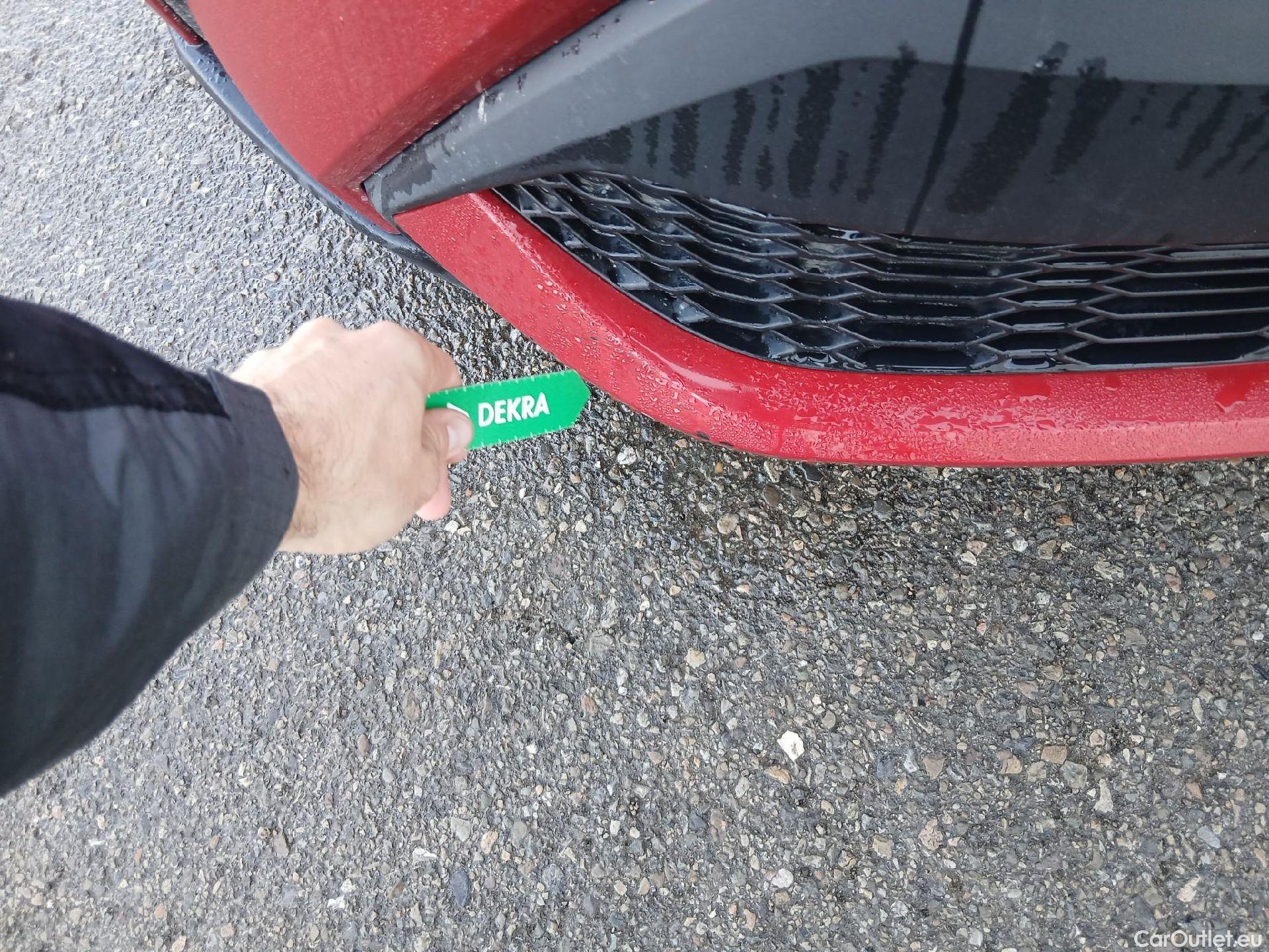  Toyota  C-HR TOYOTA  / 2019 / 5P / todoterreno 1.8 125H Advance #2