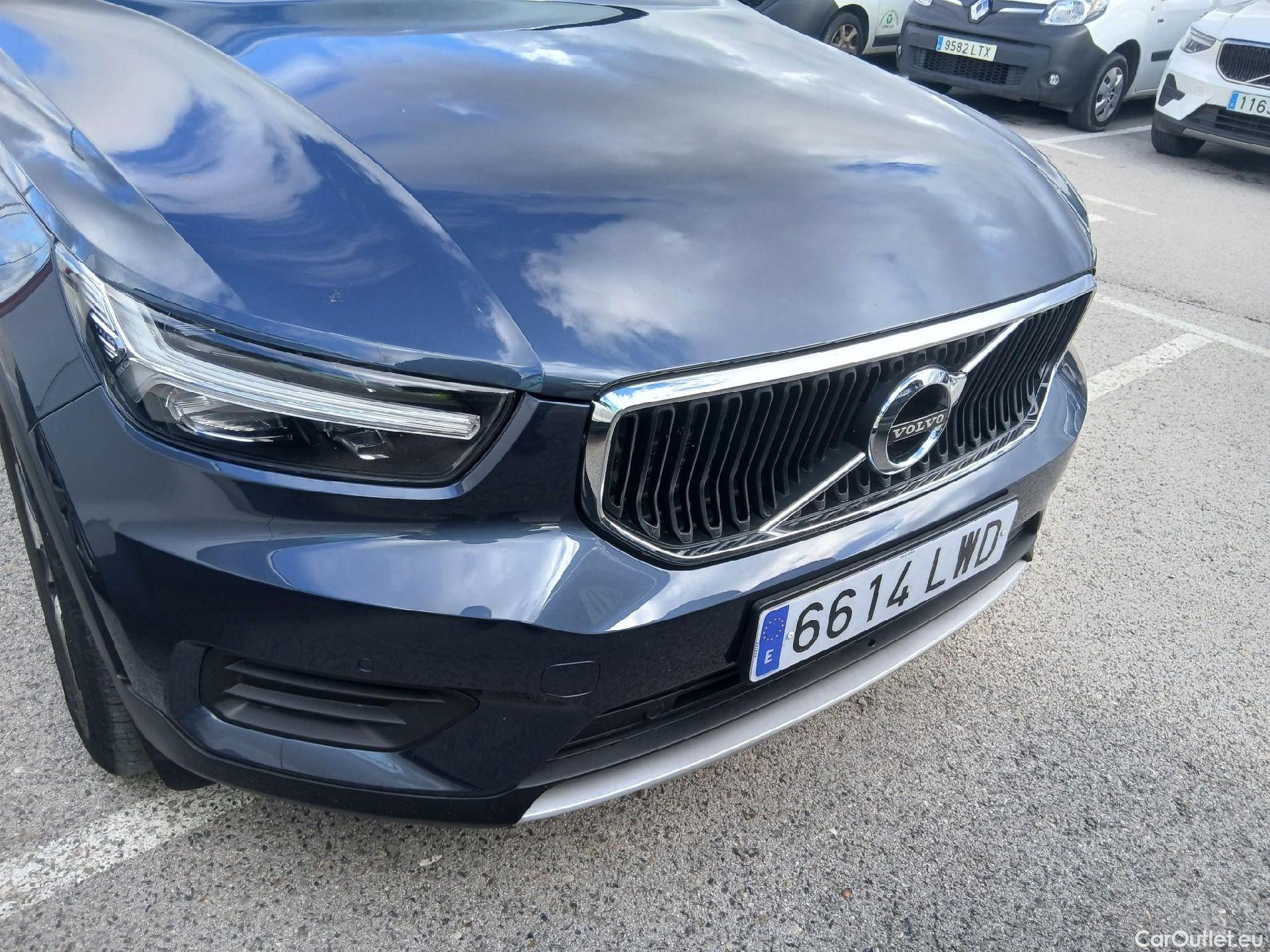  Volvo  XC 40 VOLVO XC40 / 2017 / 5P / todoterreno 1.5 T2 Momentum Pro Auto #4