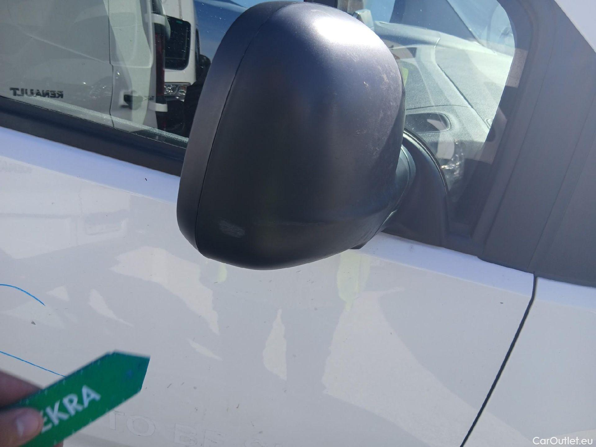  Citroen  Berlingo CITROEN  / 2018 / 3P / furgón derivado de turismo Talla M BlueHDi 100 CONTROL #31