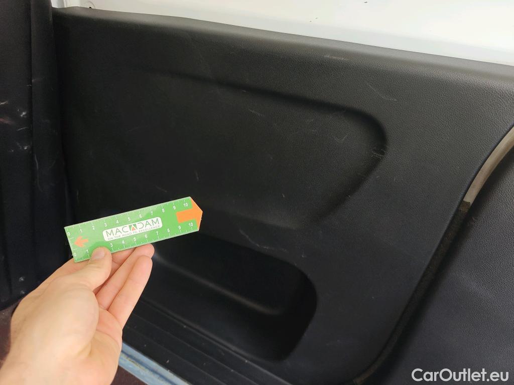  Opel  Combo OPEL  / 2018 / 3P / furgón derivado de turismo 1.5 TD 75kW (100CV) Express L H1 650kg #70