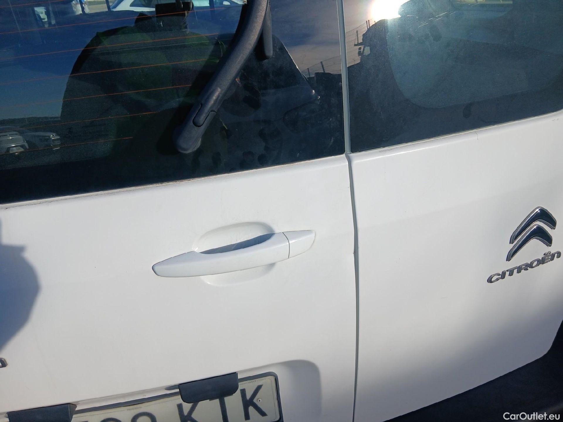  Citroen  Berlingo CITROEN  / 2018 / 5P / combi Talla M PureTech 110 S&S FEEL #17