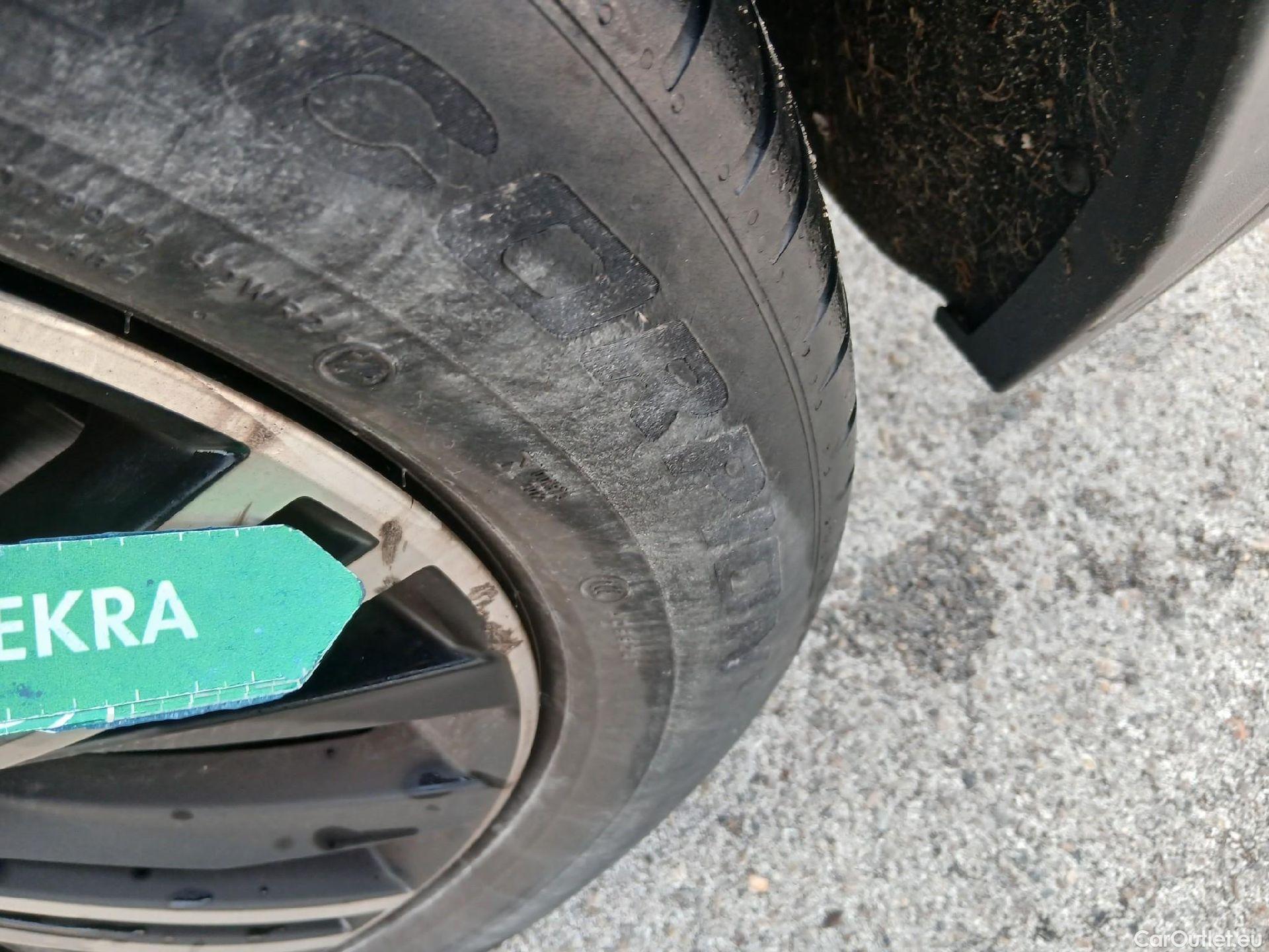  Volkswagen  Tiguan VOLKSWAGEN  / 2020 / 5P / todoterreno Life 1.4 TSI eHybrid 180kW (245CV) DSG #1