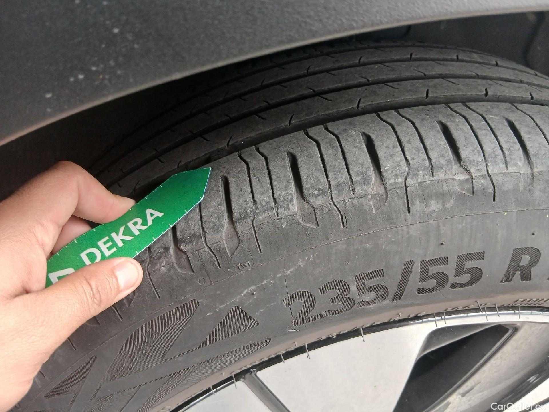  Volvo  XC 40 VOLVO XC40 / 2017 / 5P / todoterreno 1.5 T2 Momentum Pro Auto #21