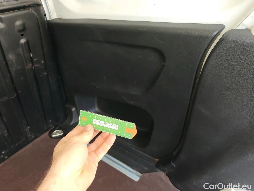  Opel  Combo OPEL  / 2018 / 3P / furgón derivado de turismo 1.5 TD 75kW (100CV) Express L H1 650kg #69