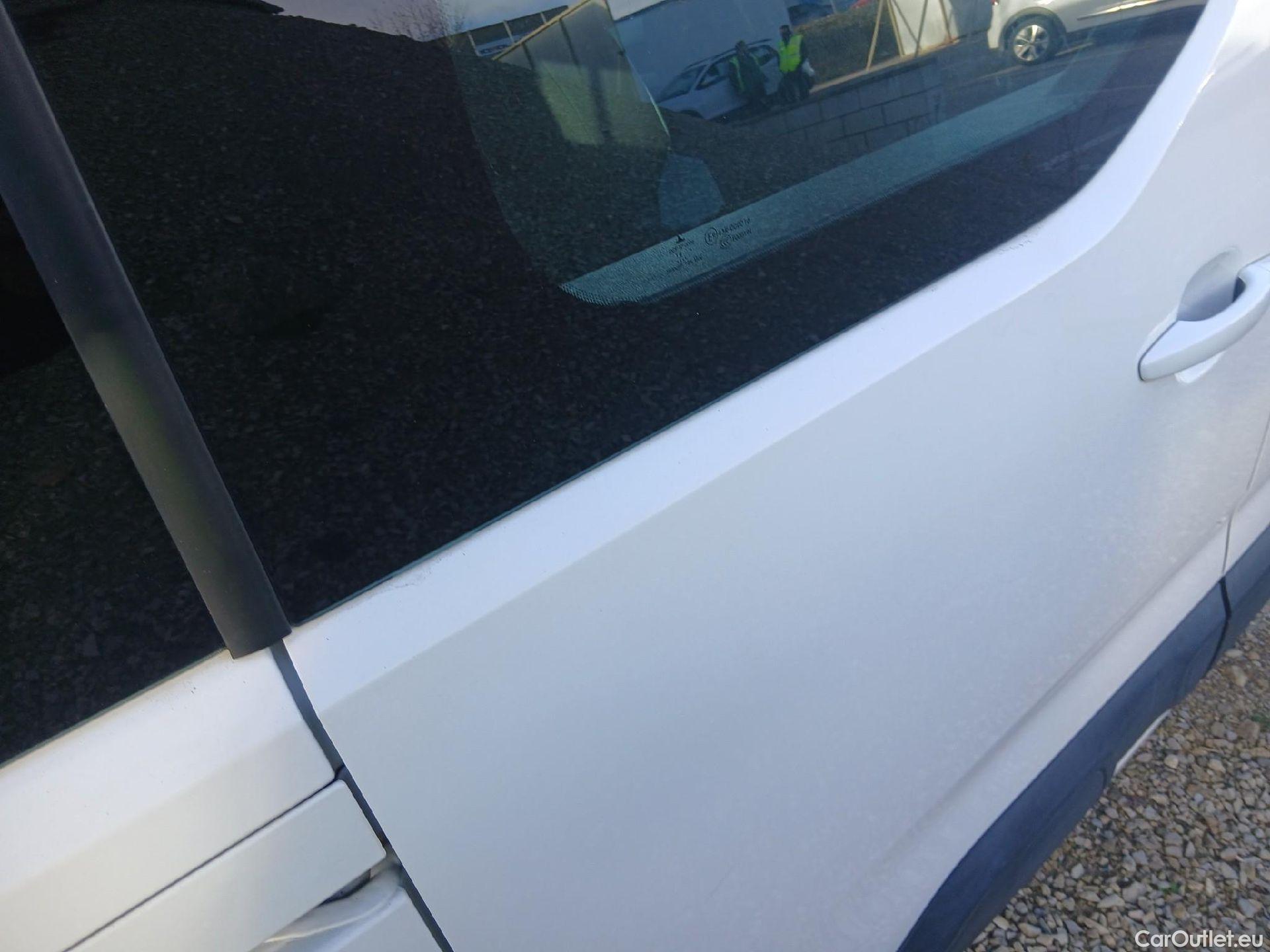  Citroen  Berlingo CITROEN  / 2018 / 5P / combi Talla M PureTech 110 S&S FEEL #26