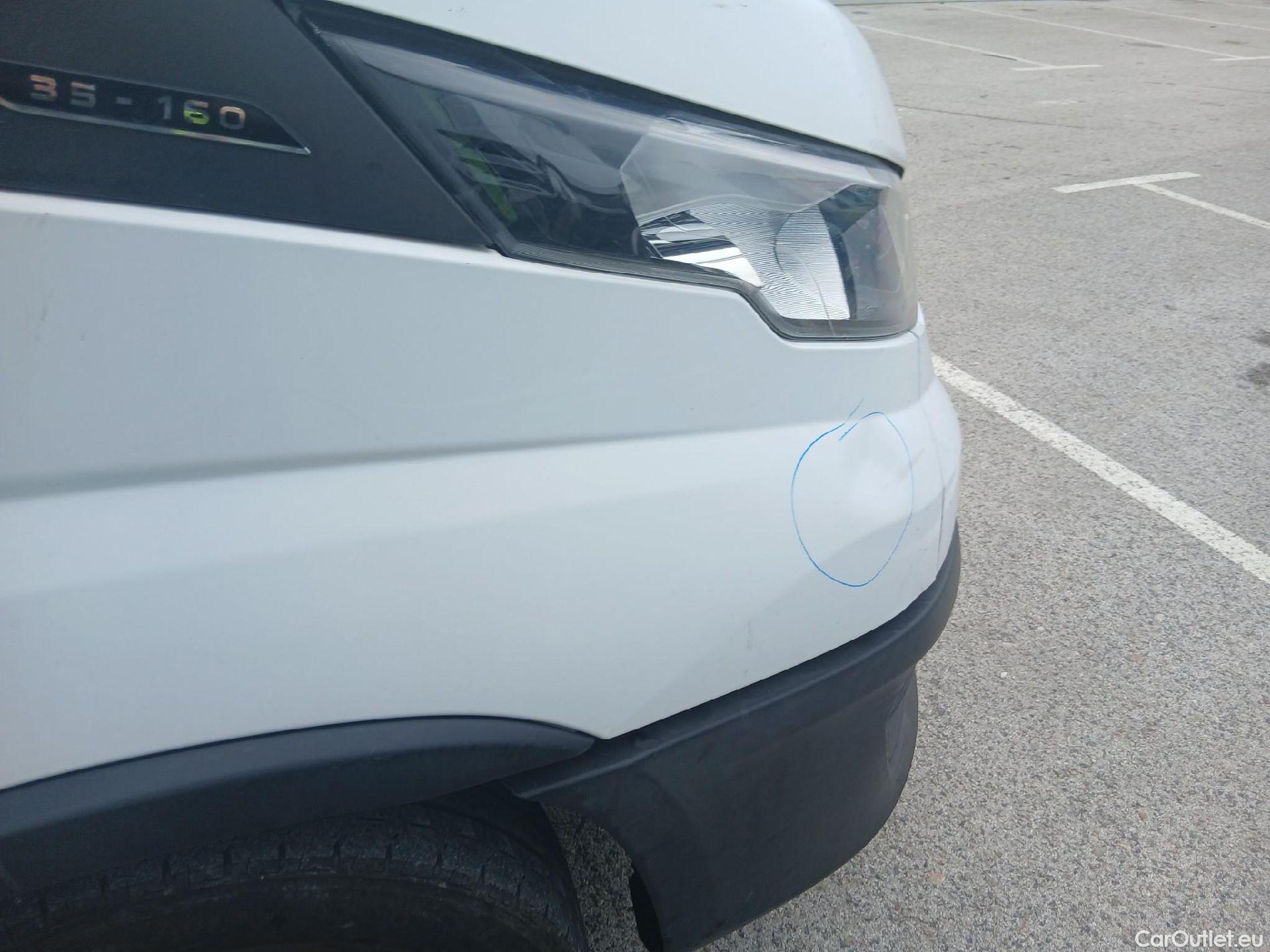  Iveco  Daily IVECO  / 2019 / 4P / furgón 2.3 TD 35S 16 V 3520L/H2 12 M3 #59