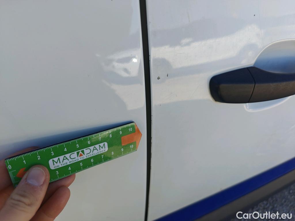  Opel  Combo OPEL  / 2018 / 3P / furgón derivado de turismo 1.5 TD 75kW (100CV) Express L H1 650kg #30