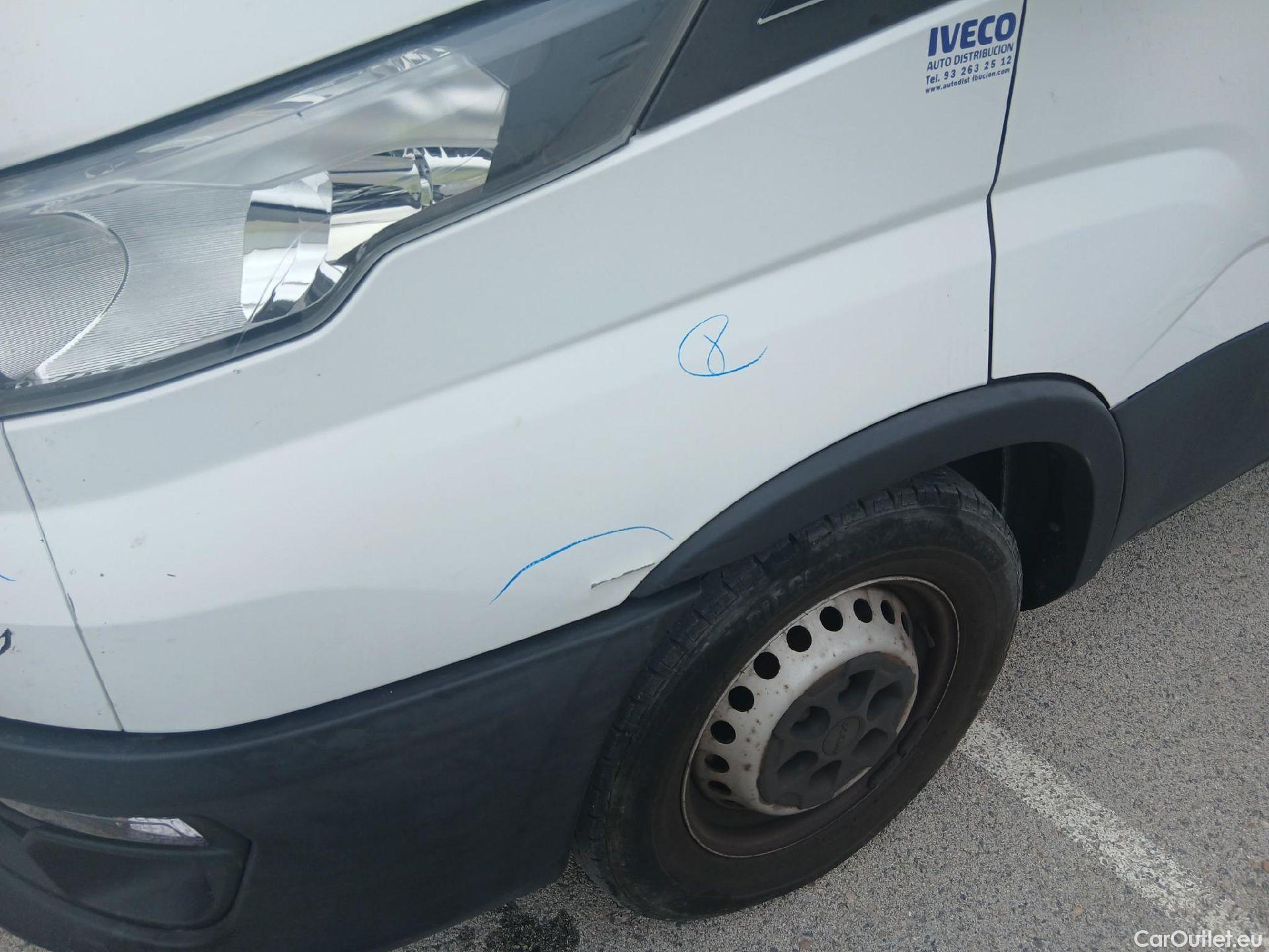  Iveco  Daily IVECO  / 2019 / 4P / furgón 2.3 TD 35S 16 V 3520L/H2 12 M3 #27