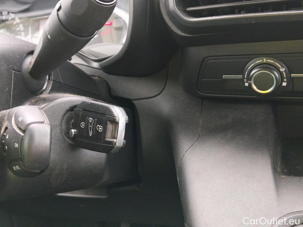  Citroen  Berlingo CITROEN  / 2018 / 3P / furgón derivado de turismo Talla M BlueHDi 100 CONTROL #2