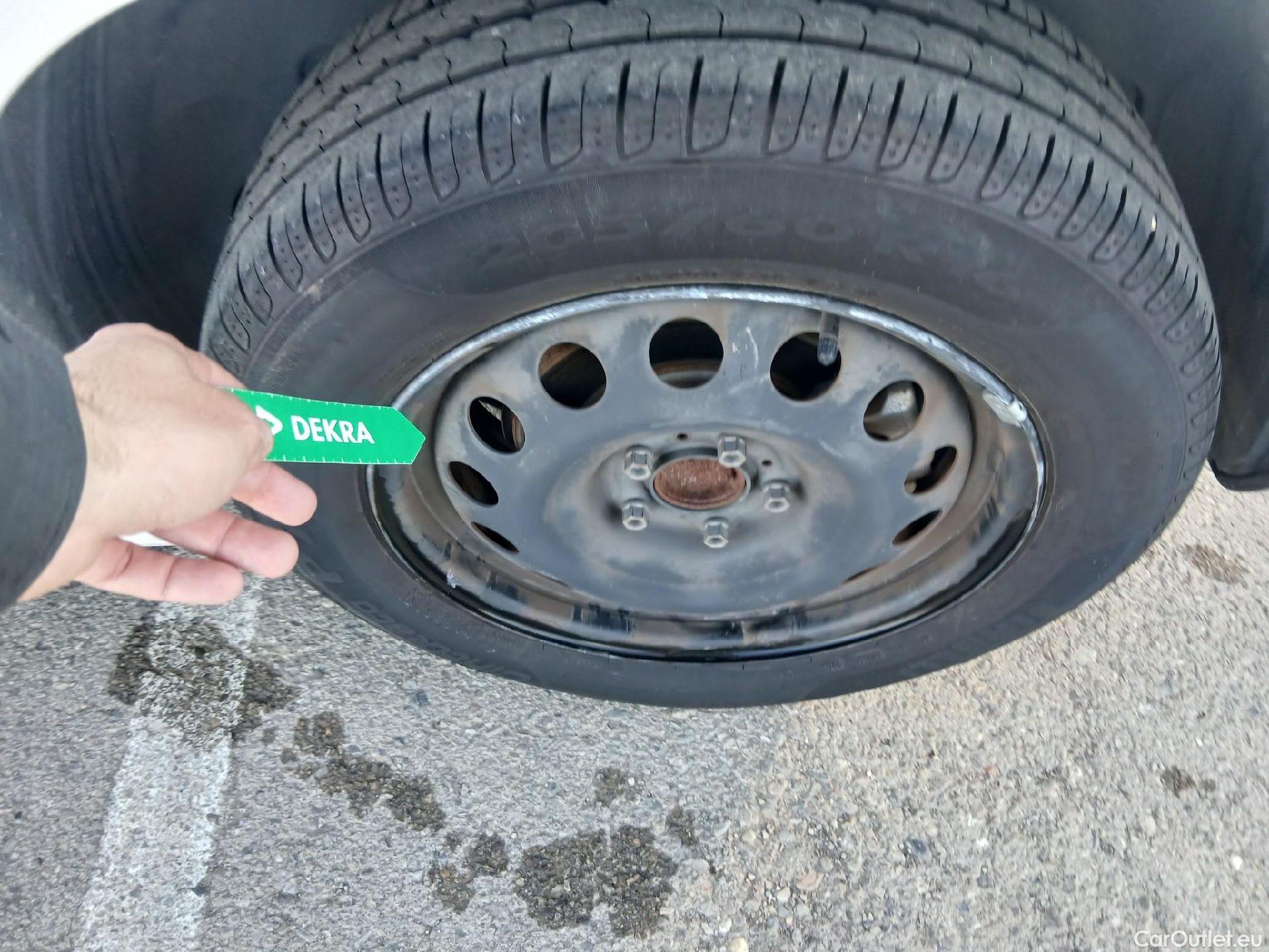  Citroen  Berlingo CITROEN  / 2018 / 5P / combi Talla M PureTech 110 S&S FEEL #14