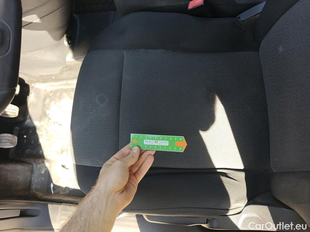  Opel  Combo OPEL  / 2018 / 3P / furgón derivado de turismo 1.5 TD 75kW (100CV) Express L H1 650kg #61