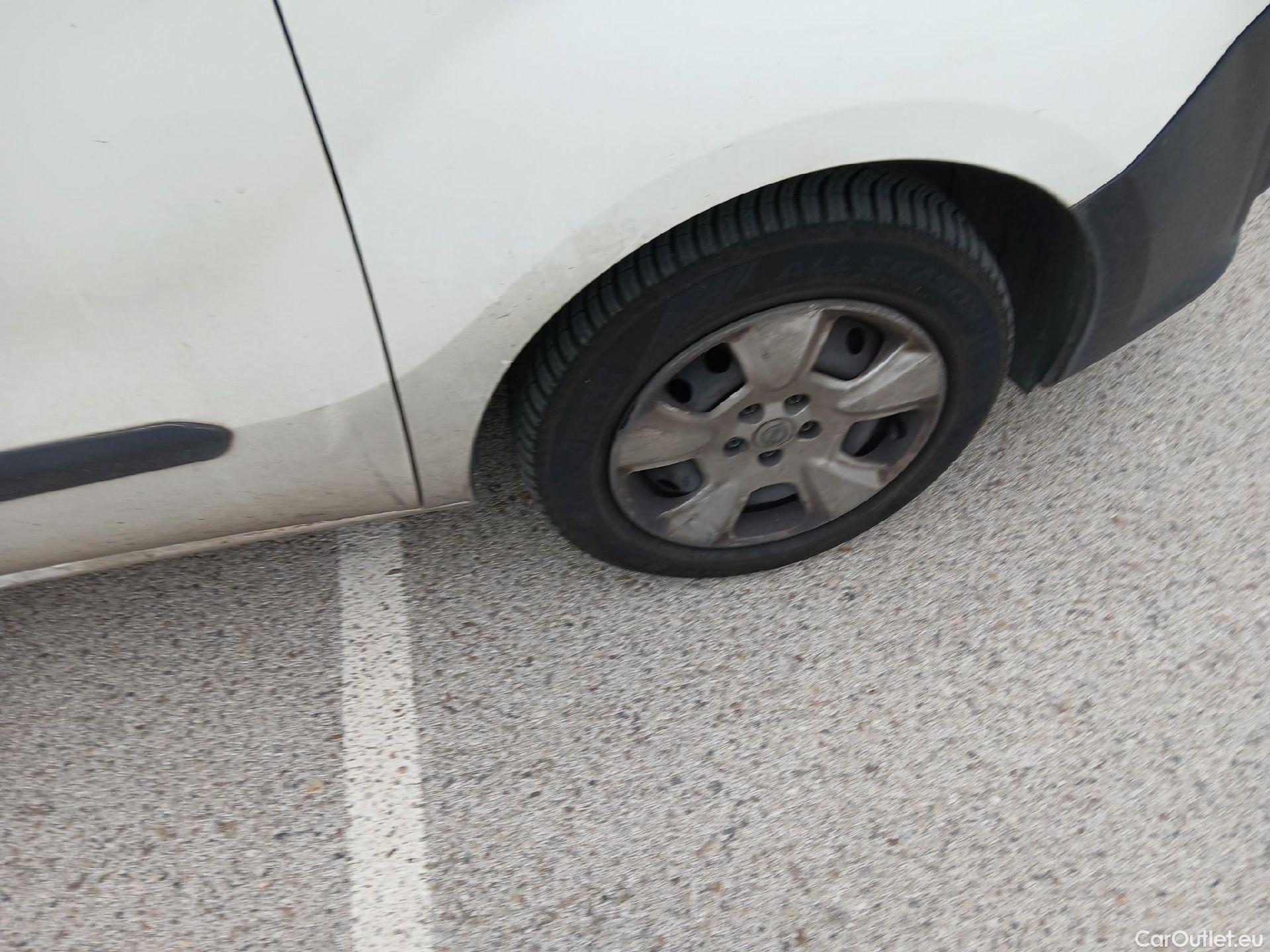  Opel  Combo OPEL  / 2012 / 3P / furgón derivado de turismo Cargo 1.3 CDTI 70kW (95CV) L1 H1 #13