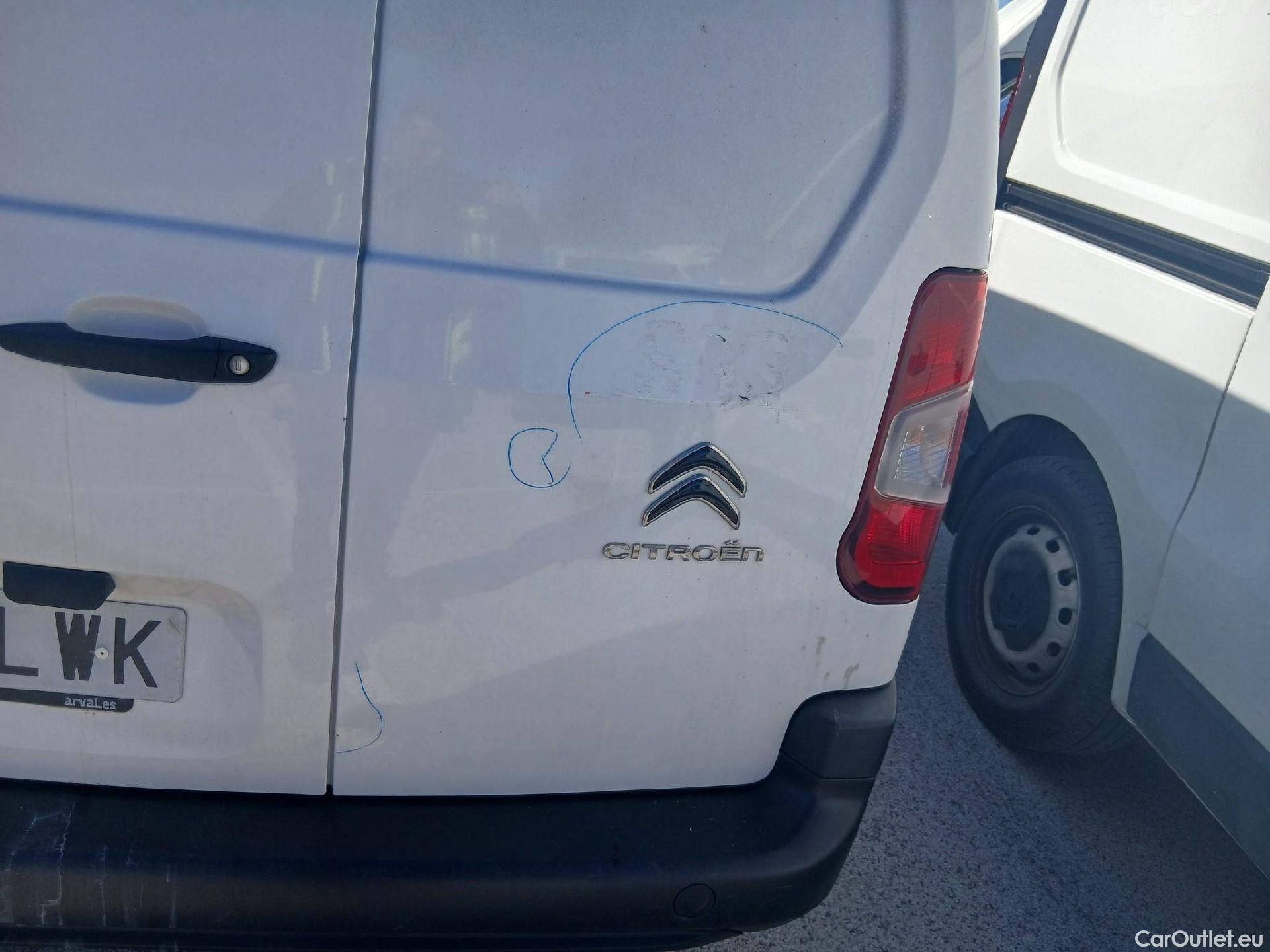  Citroen  Berlingo CITROEN  / 2018 / 3P / furgón derivado de turismo Talla M BlueHDi 100 CONTROL #24