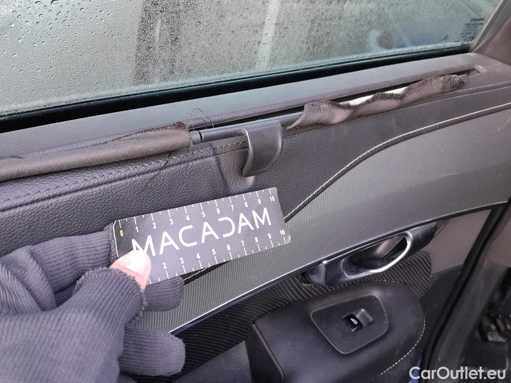  Volvo  XC90  R Design AWD 2.0 B5 235CV AT8 E6dT #25