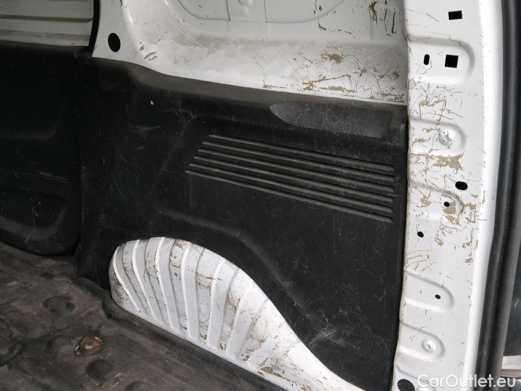  Citroen  Berlingo CITROEN  / 2018 / 3P / furgón derivado de turismo Talla M BlueHDi 100 CONTROL #30