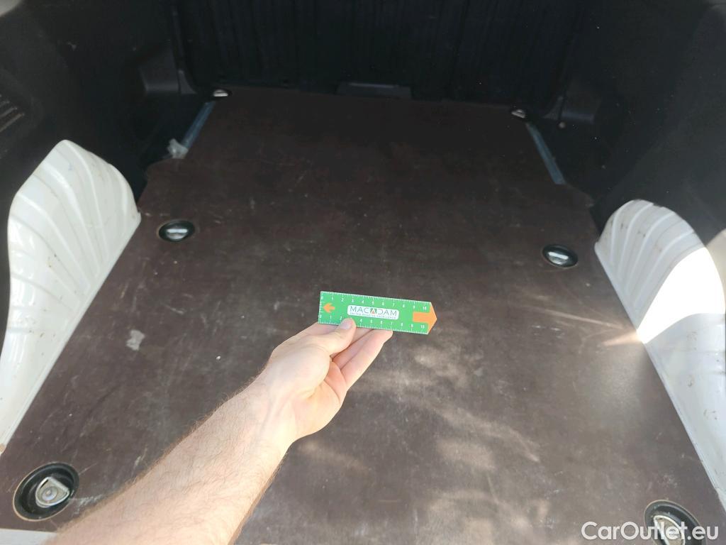  Opel  Combo OPEL  / 2018 / 3P / furgón derivado de turismo 1.5 TD 75kW (100CV) Express L H1 650kg #63