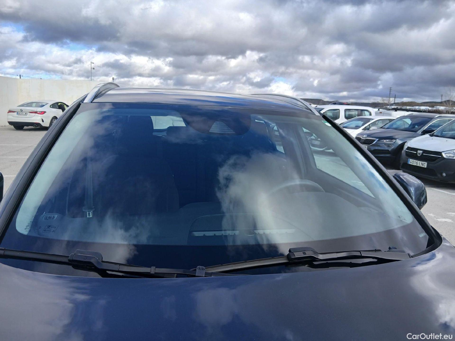  Volvo  XC 40 VOLVO XC40 / 2017 / 5P / todoterreno 1.5 T2 Momentum Pro Auto #6