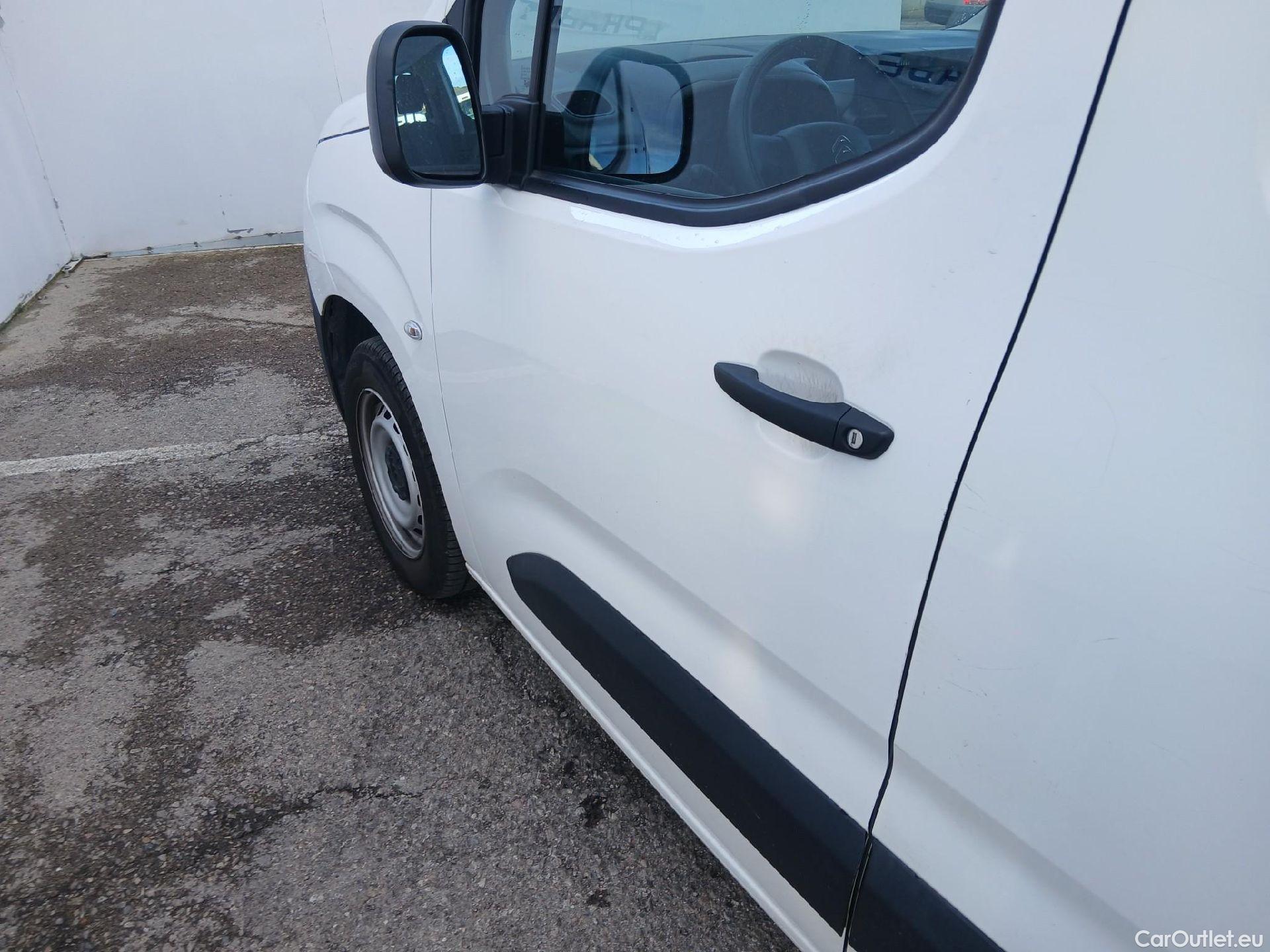  Citroen  Berlingo CITROEN  / 2018 / 4P / combi Talla M BlueHDi 100 LIVE (AC) #5