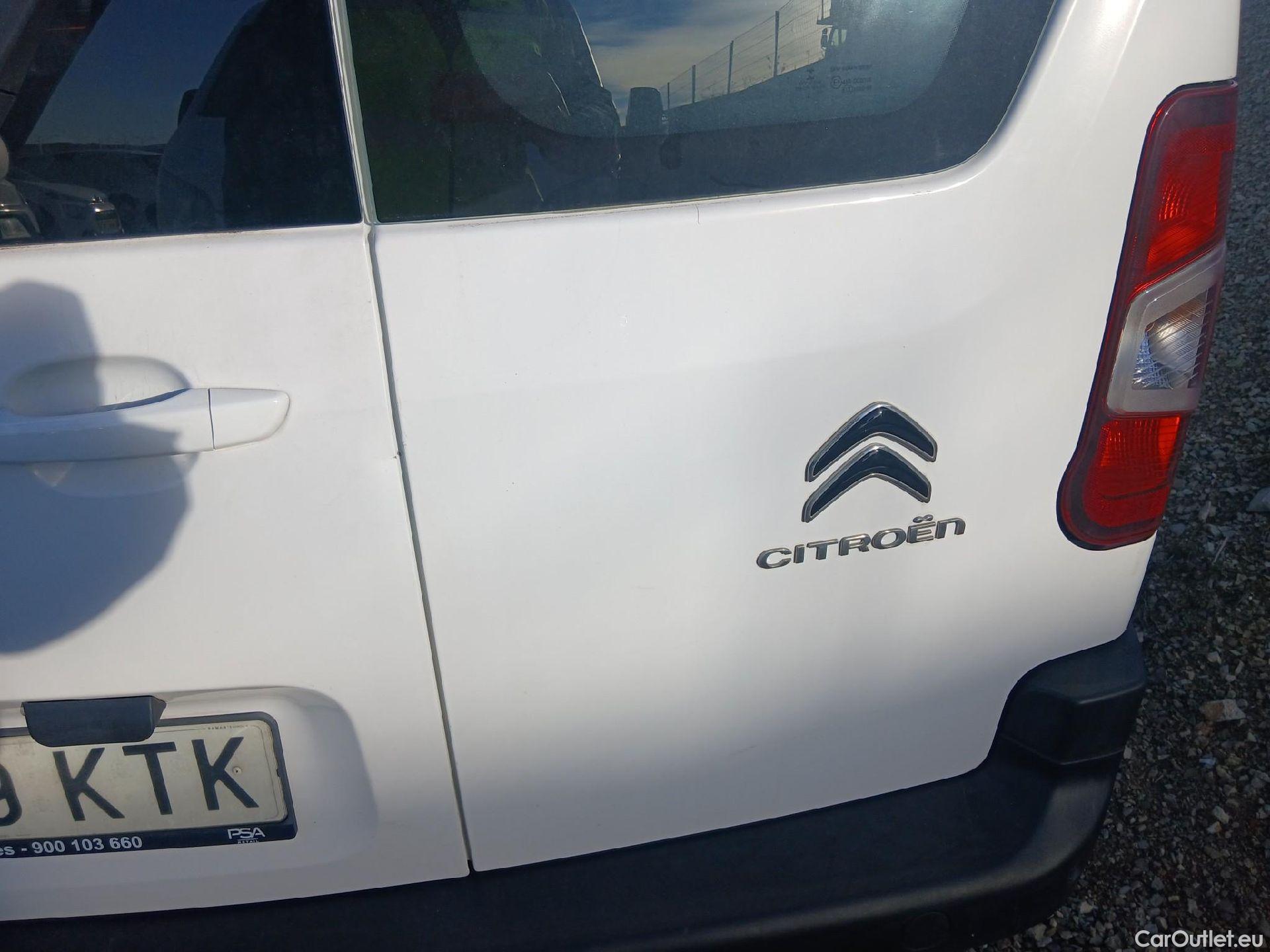  Citroen  Berlingo CITROEN  / 2018 / 5P / combi Talla M PureTech 110 S&S FEEL #19