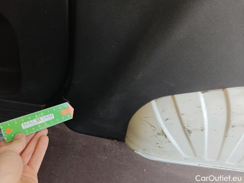  Opel  Combo OPEL  / 2018 / 3P / furgón derivado de turismo 1.5 TD 75kW (100CV) Express L H1 650kg #72