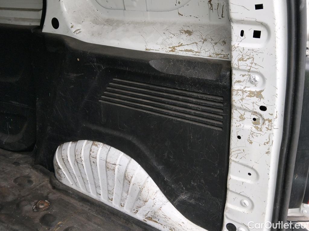  Citroen  Berlingo CITROEN  / 2018 / 3P / furgón derivado de turismo Talla M BlueHDi 100 CONTROL #31