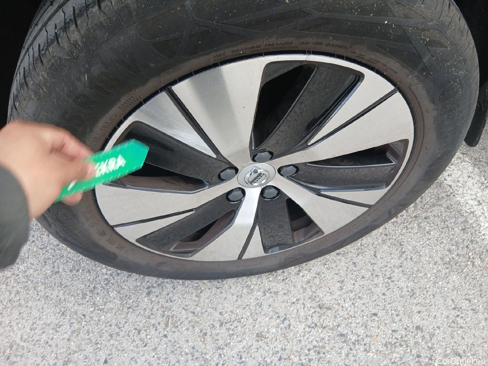  Volvo  XC 40 VOLVO XC40 / 2017 / 5P / todoterreno 1.5 T2 Momentum Pro Auto #19