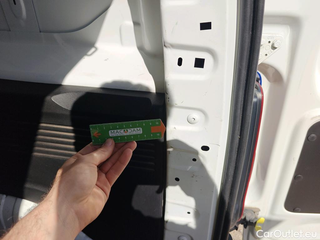  Opel  Combo OPEL  / 2018 / 3P / furgón derivado de turismo 1.5 TD 75kW (100CV) Express L H1 650kg #19