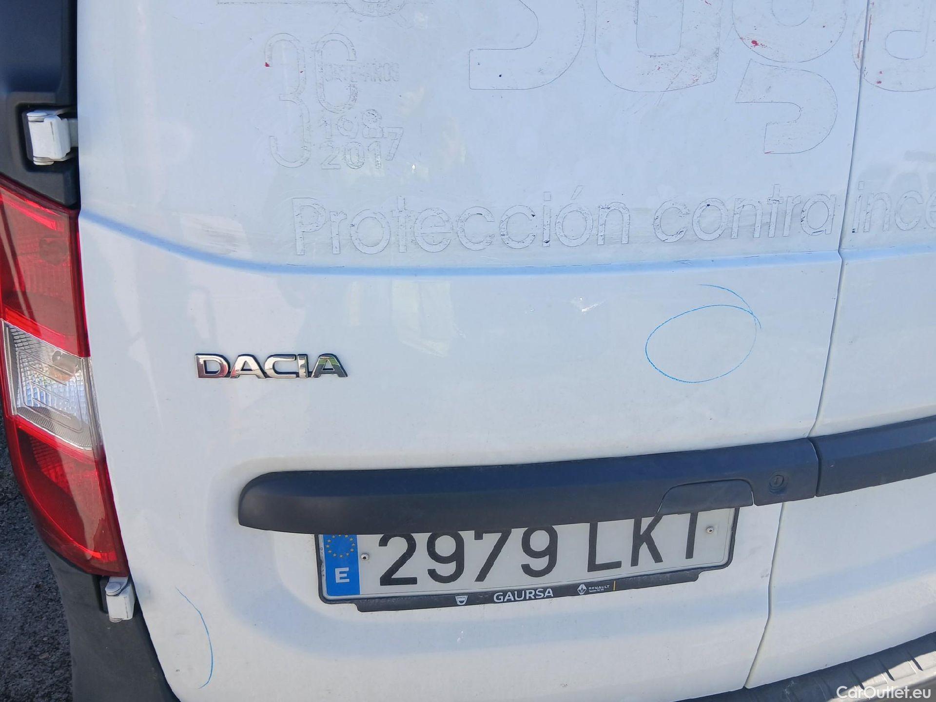  Dacia  Dokker DACIA  / 2013 / 4P / furgón derivado de turismo Van Essential Blue dCi 70kW (95CV) #25