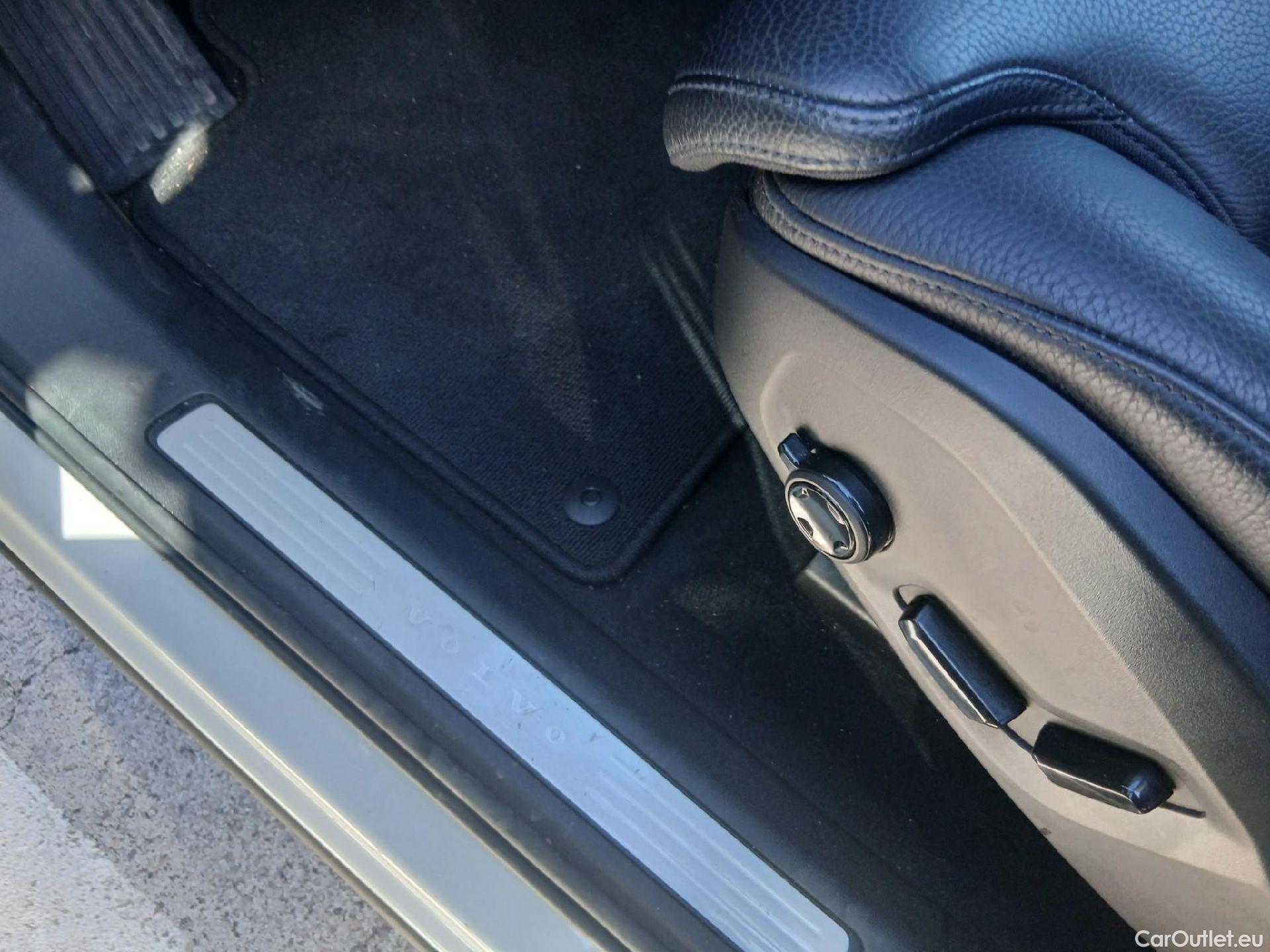  Volvo  XC60 VOLVO  / 2017 / 5P / todoterreno 2.0 B4 D AWD Inscription Auto #3