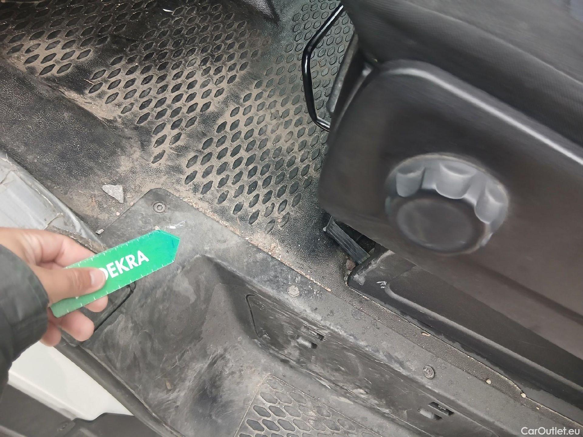  Iveco  Daily IVECO  / 2019 / 4P / furgón 2.3 TD 35S 16 V 3520L/H2 12 M3 #14