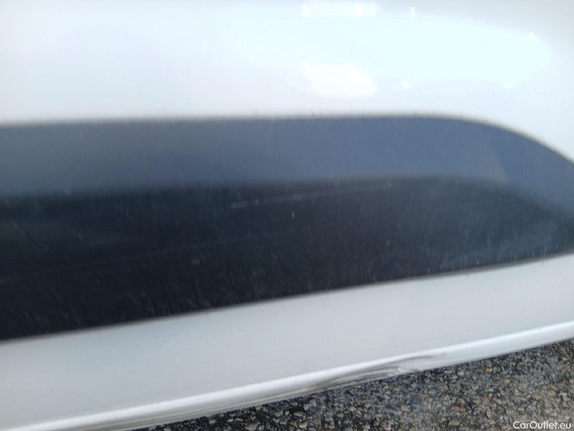  Citroen  Berlingo CITROEN  / 2018 / 4P / combi Talla M BlueHDi 100 LIVE (AC) #21