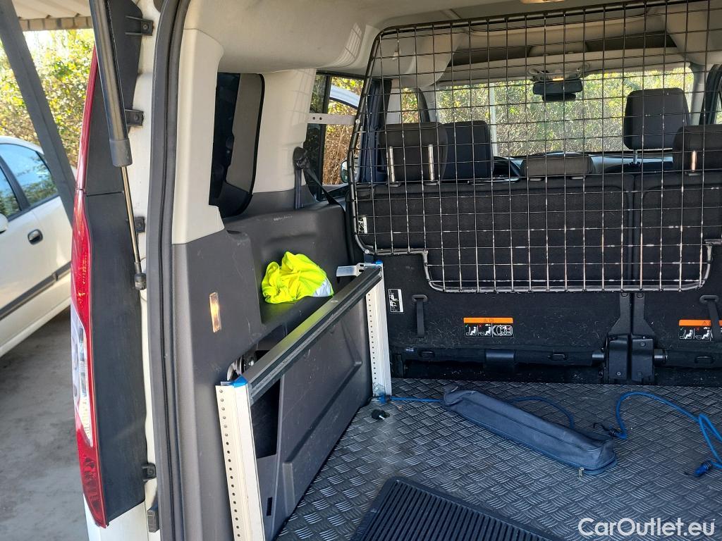  Ford  Grand Tourneo FORD  Connect / 2013 / 5P / monovolumen 1.5 TDCi 74kW (100CV) Titanium #1