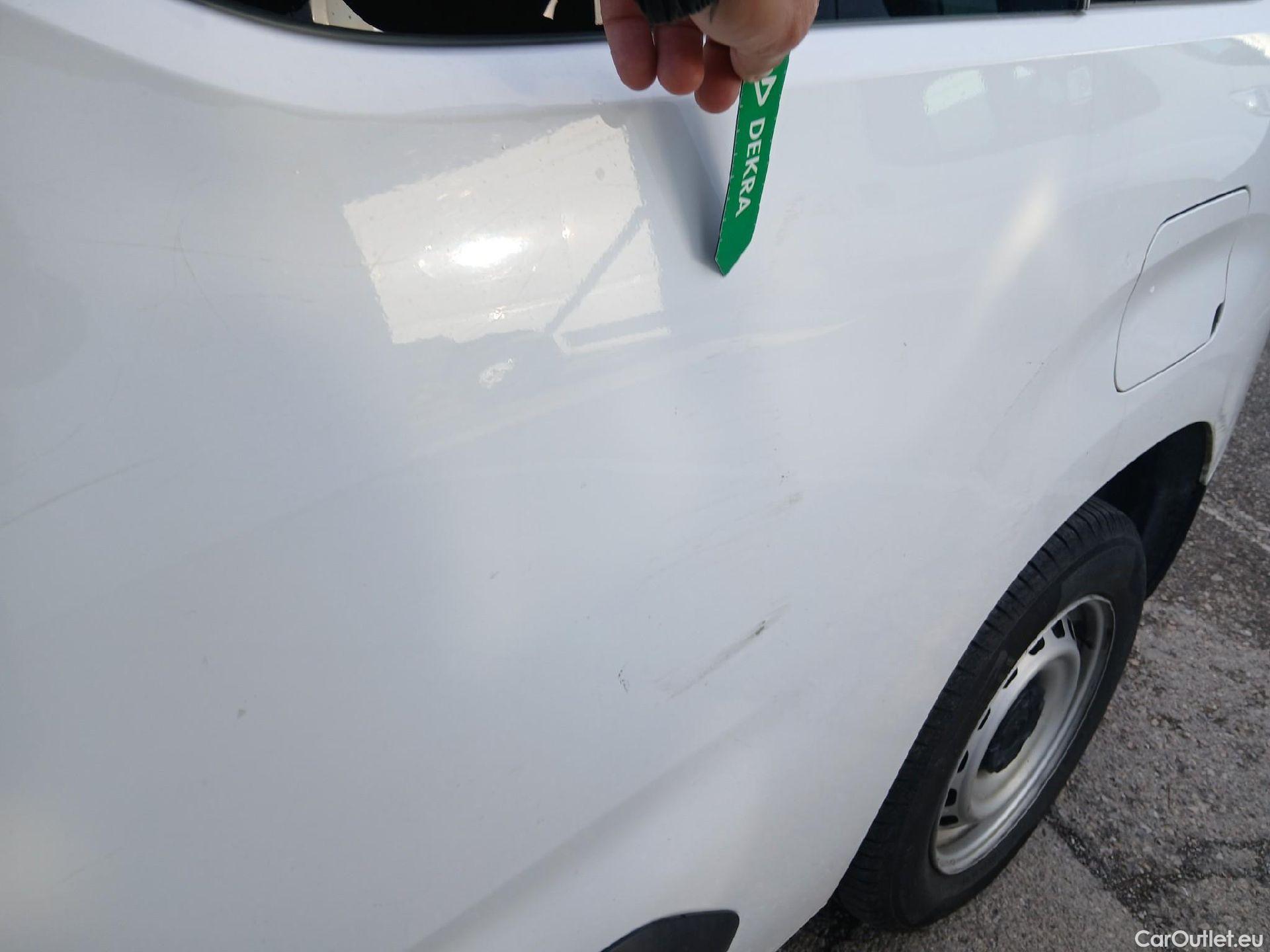  Citroen  Berlingo CITROEN  / 2018 / 4P / combi Talla M BlueHDi 100 LIVE (AC) #7