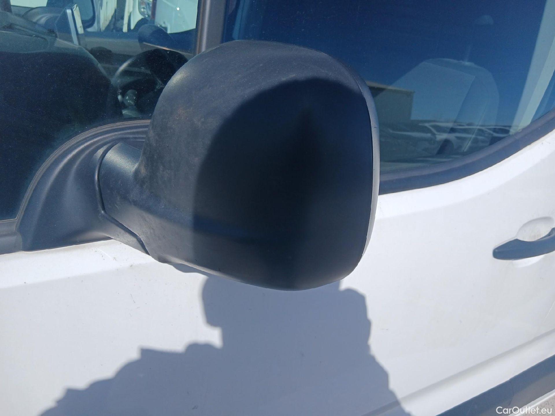  Citroen  Berlingo CITROEN  / 2018 / 3P / furgón derivado de turismo Talla M BlueHDi 100 CONTROL #18