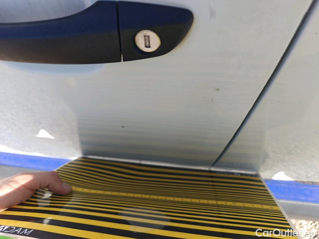  Opel  Combo OPEL  / 2018 / 3P / furgón derivado de turismo 1.5 TD 75kW (100CV) Express L H1 650kg #35