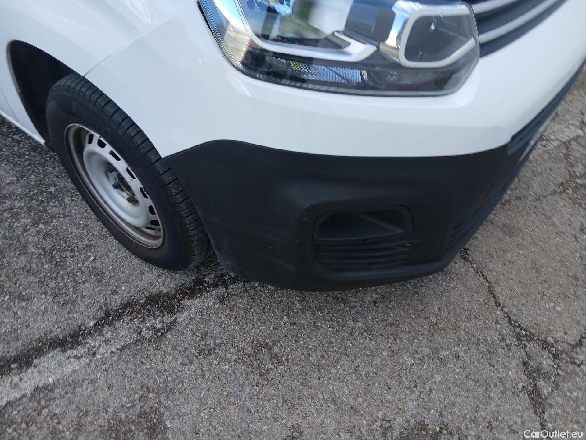  Citroen  Berlingo CITROEN  / 2018 / 4P / combi Talla M BlueHDi 100 LIVE (AC) #2