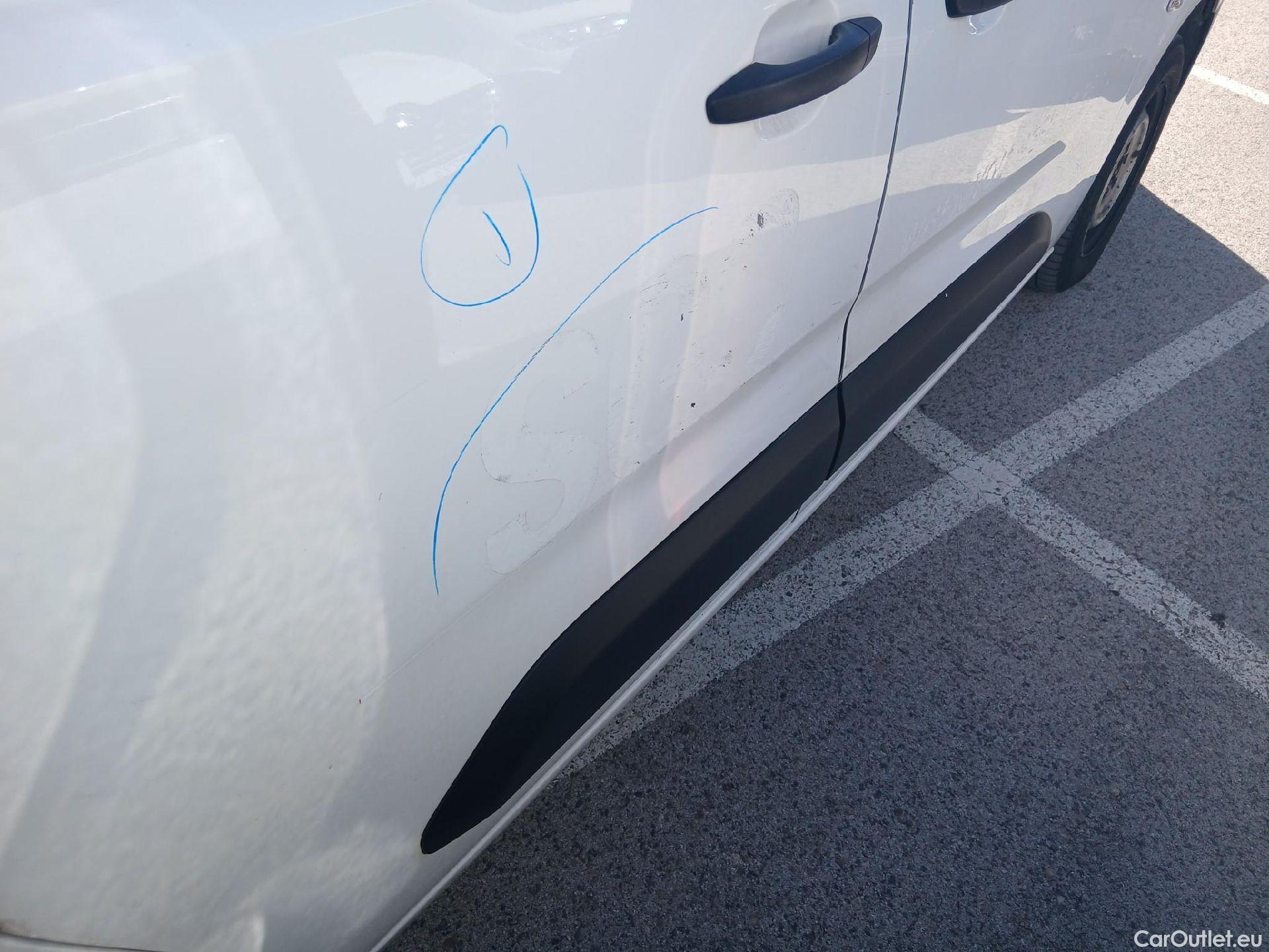  Citroen  Berlingo CITROEN  / 2018 / 3P / furgón derivado de turismo Talla M BlueHDi 100 CONTROL #26