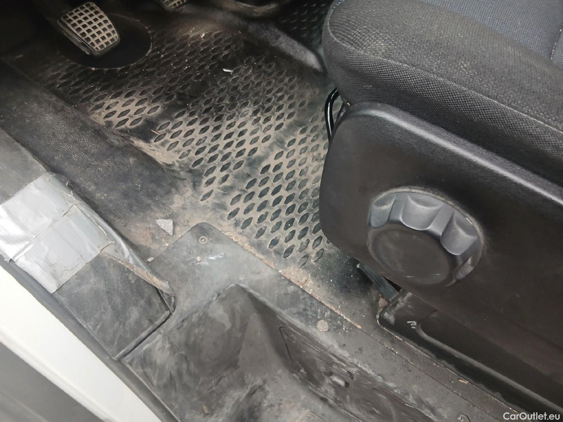  Iveco  Daily IVECO  / 2019 / 4P / furgón 2.3 TD 35S 16 V 3520L/H2 12 M3 #13