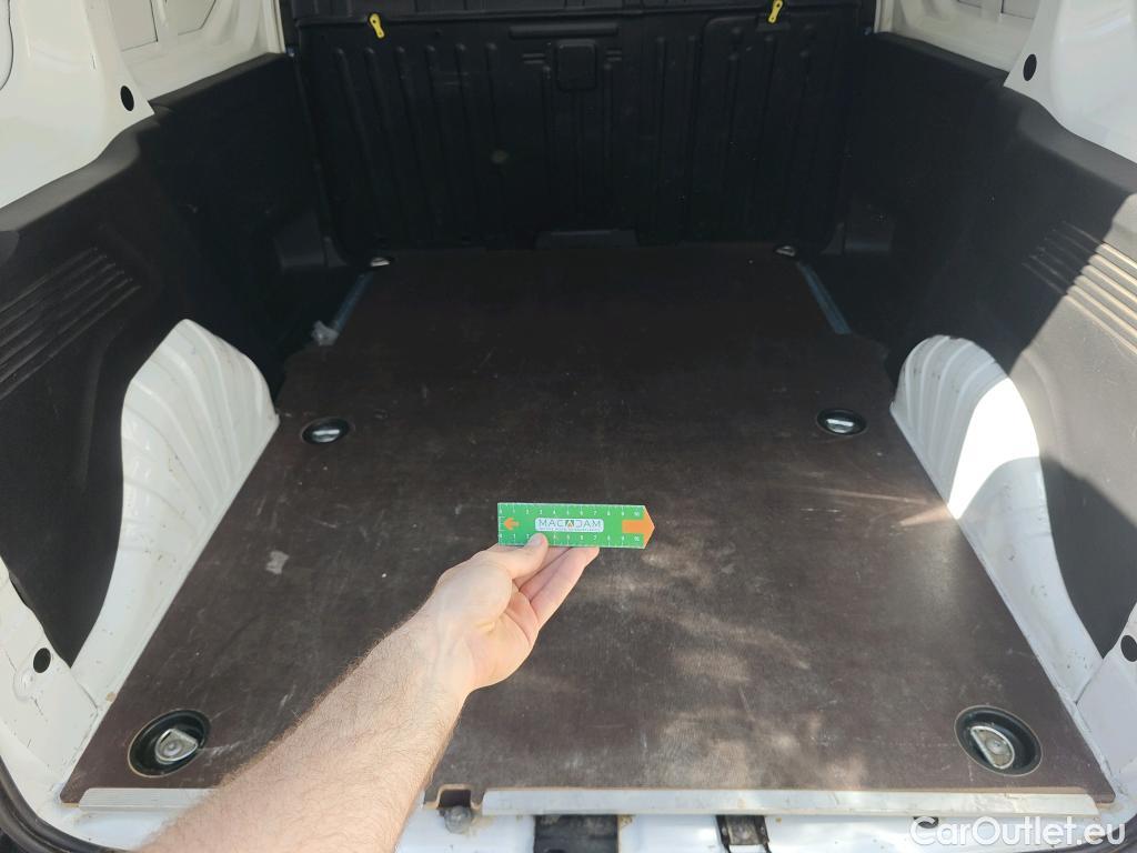  Opel  Combo OPEL  / 2018 / 3P / furgón derivado de turismo 1.5 TD 75kW (100CV) Express L H1 650kg #64