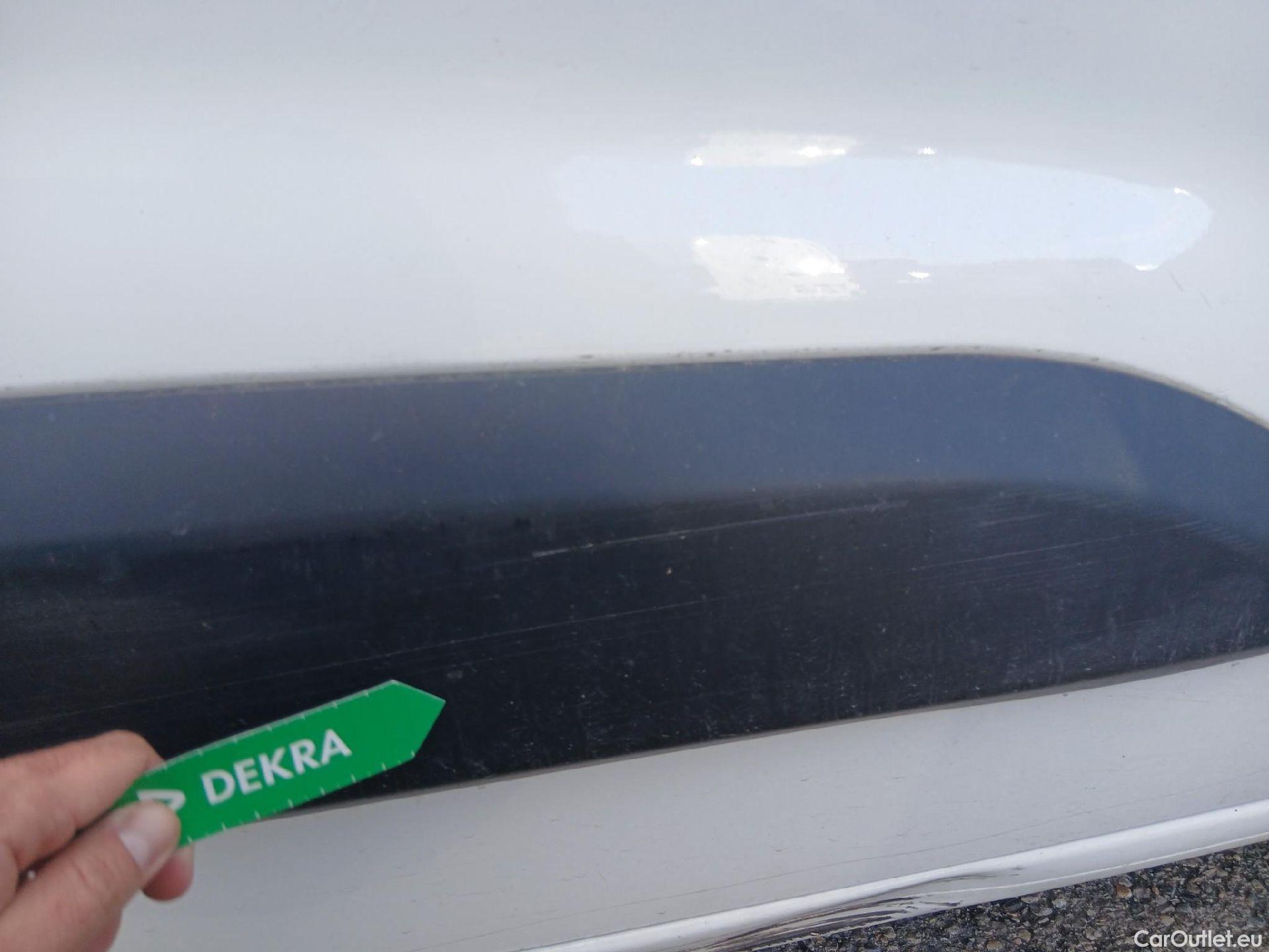  Citroen  Berlingo CITROEN  / 2018 / 4P / combi Talla M BlueHDi 100 LIVE (AC) #22