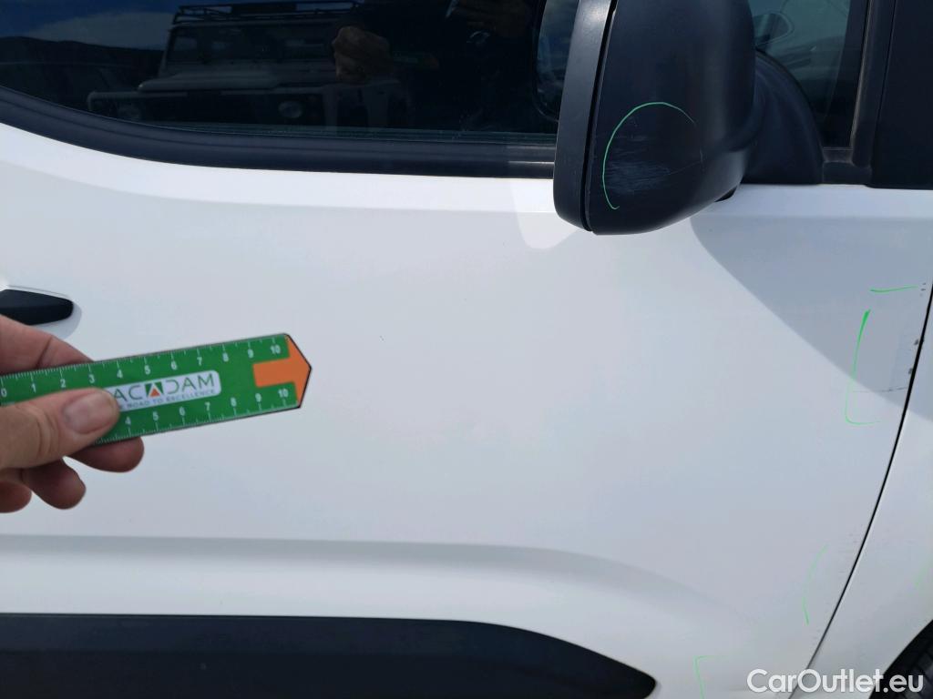  Peugeot  Partner PEUGEOT  / 2018 / 3P / furgón derivado de turismo Pro Standard 1000kg BlueHDi 73kW #35