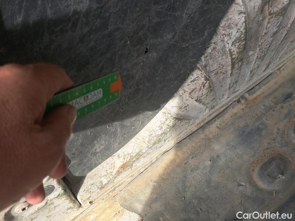  Peugeot  Partner PEUGEOT  / 2018 / 3P / furgón derivado de turismo Pro Standard 1000kg BlueHDi 73kW #32