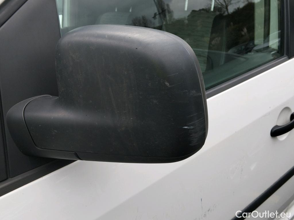  Volkswagen  Caddy VOLKSWAGEN  VU 4p 3G furgón derivado de t Furgón 2.0 TDI 110cv 4motion 4p #48