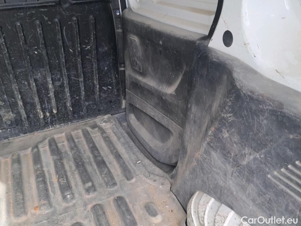  Peugeot  Partner PEUGEOT  / 2018 / 3P / furgón derivado de turismo Pro Standard 1000kg BlueHDi 73kW #88