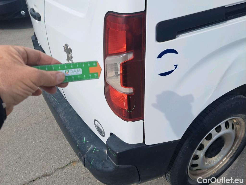  Peugeot  Partner PEUGEOT  / 2018 / 3P / furgón derivado de turismo Pro Standard 1000kg BlueHDi 73kW #26