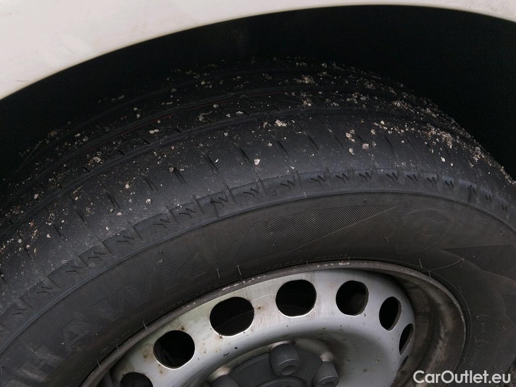  Volkswagen  Caddy VOLKSWAGEN  VU 4p 3G furgón derivado de t Furgón 2.0 TDI 110cv 4motion 4p #32