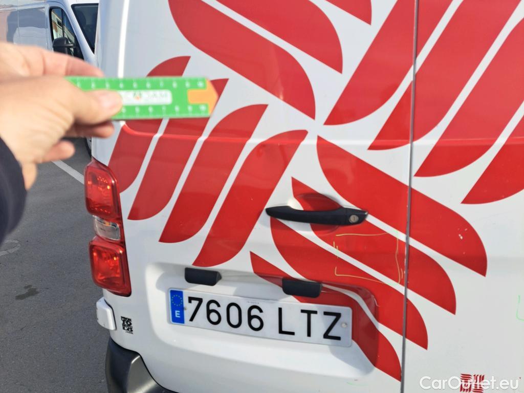  Peugeot  Expert PEUGEOT  / 2016 / 4P / furgón Furgón Premium 1.5 BlueHDi 100 Standard (AC) #11